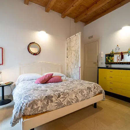 Guesthost - Quattro Cuori Ortigia Comfy Syracuse