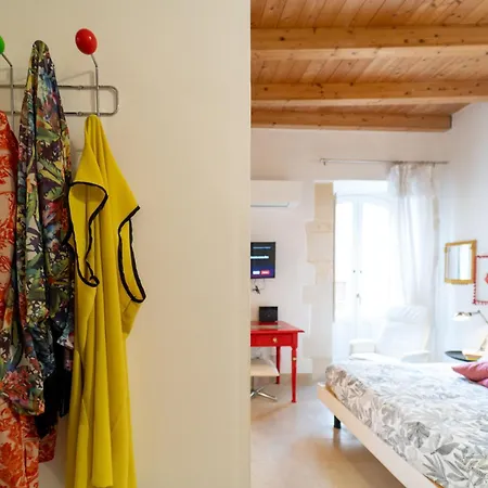 Guesthost - Quattro Cuori Ortigia Comfy Apartment